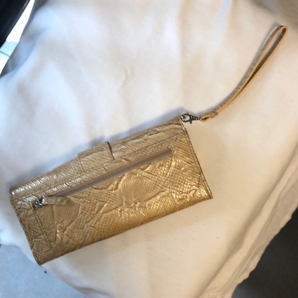 Guess Wallet/Clutch - Picture 2 of 4